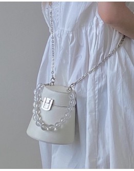 FREE SHIPPING LADIES CHAIN TRIANGLE CROSSBODY BAGS