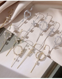 FREE SHIPPING 71 DESIGN RHINESTONE EARRING ( ONE ONLY )