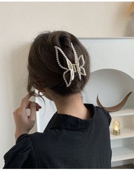     FREE SHIPPING FAUX PEARL CUT-OUT BUTTERFLY METAL HAIR-CLIPS