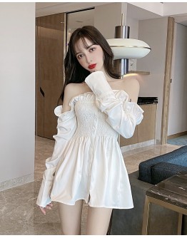    【READY STOCK】Free Shipping Off-The-Shoulder Elastic White Tops