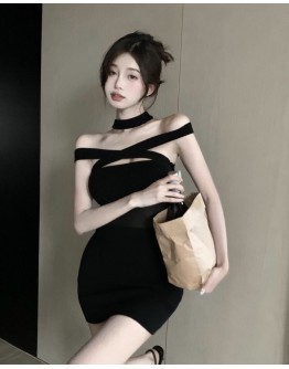      【READY STOCK】Free Shipping Halter-Neck Fitted Dress