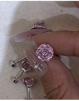                                                          【Preorder】Rose Rhinestone 6mm/ 8mm Titanium Earrings