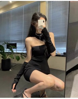                                                          【Preorder】40kg-55kg Fitted Halter-Neck Dress With Sleeve