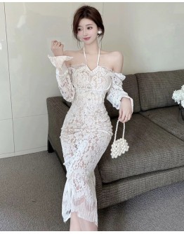             Free Shipping Off-The-Shoulder Lace Fitted Dress