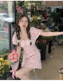         Free Shipping Puff-Sleeved Flora Dress