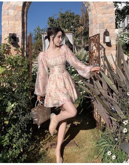         Free Shipping Off-The-Shoulder Long-Sleeved Flora Dress